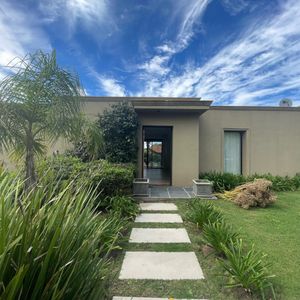 Venta De  Casa 4 Dormitorios En Colinas De Carrasco