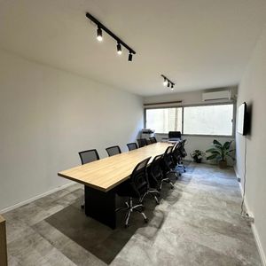 Alquiler Oficina 32m 2 Reciclada A Nuevo En El Centro De Montevideo