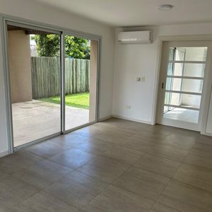 Casa En Alquiler 3 Dormitorios Con Piscina En Barrio Olivos Bañados De Carrasco