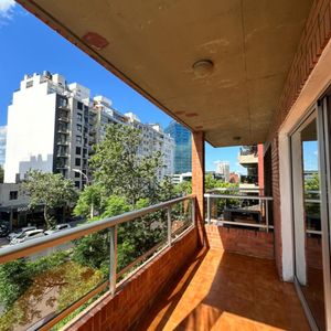 Alquiler Monoambiente Vivienda / Oficina + Balcon A Pasos De Wtc - Pocitos.