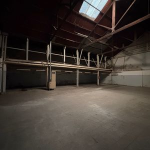 Alquiler Local Comercial En Ciudad Vieja Ideal Para Estacionamiento De Vehiculos