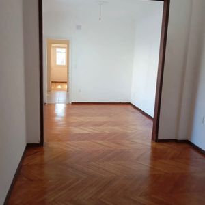 Apartamento En Alquiler, Al Frente De 4 Dormitorios 2 Baños Piso 3 En Cordón