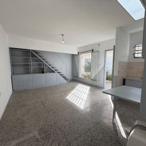 Apartamento En Alquiler De 1 Dormitorio Con Bajos Gastos Comunes La Blanqueada