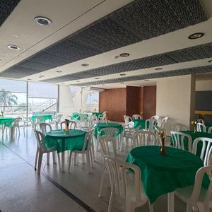 Apartamento En Venta En El Edificio Panamericano - 2 Dormitorios Y Cochera Buceo