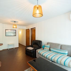 Venta Apartamento Cooperativa - Dos Dormitorios  En Barrio Sur