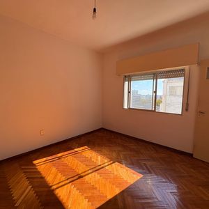 Venta Apartamento 2 Dormitorios 2 Terrazas En Centro Bajos Gastos Comunes