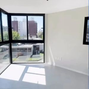 Apartamento En Alquiler De 1 Dormitorio Con Cochera Incluida En La Blanqueada