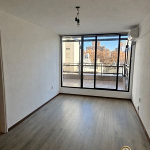 Apartamento En Alquiler 1 Dormitorio Con Terraza En Tres Cruces