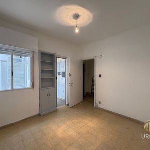 Alquiler Apartamento 2 Dormitorios Y Patio En Parque Batlle Sin Gastos Comunes