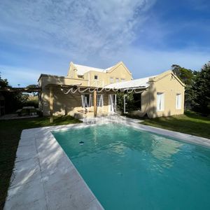 Venta De Casa De 5 Dormitorios En La Barra