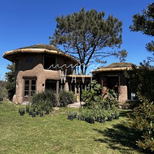 Venta De Casa , Con 2 Dormitorios En Balneario Buenos Aires, Muy Cerca Del Mar.