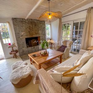 Casa En Venta En El Tesoro 4 Dormitorios