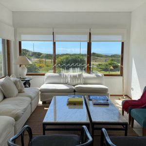 Alquiler De Verano, Apartamento De 4 Dormitorios Sobre Playa Brava.
