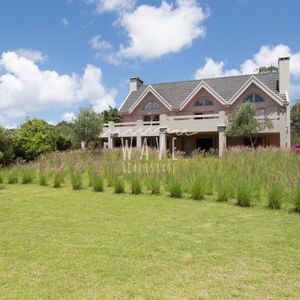 Alquiler De Verano, Casa De 5 Dormitorios En San Rafael, Punta Del Este