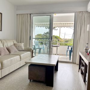 Alquiler Anual Apartamento 3 Dormitorios, Playa Mansa Punta Del Este