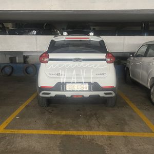 Venta De Garage En Ciudad Vieja A Metros De Plaza Independencia