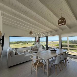 Casa En Primera Línea Para Alquiler Anual