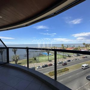Venta De Apartamento De 2 Dormitorios En Rambla De Punta Carretas, Montevideo