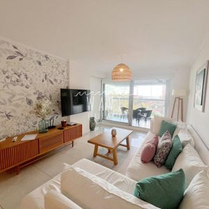 Alquiler Anual, Apartamento De 2 Dormitorios En Punta Del Este, Zona Playa Mansa