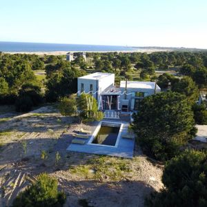 Alquiler De Verano, Casa De Amplias Dimensiones Con 10 Dormitorios En Laguna Escondida