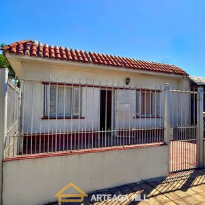 Venta | Oportunidad única: Casa En Esquina, Padrón único, Gran Potencial Y Financiación — ¡no Dura Nada!
