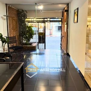 Alquiler | Monoambiente Al Frente | Tres Cruces | Muy Luminoso Y Excelente Ubicación Frente A La Terminal - Apto Oficina O Vivienda