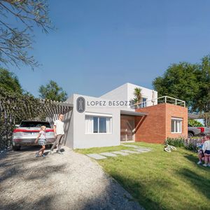 Casa Venta En Construcción De 2 Dormitorios 2 Baños, Punta Colorada - Klapa I