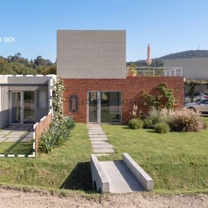 Casa Venta En Construcción De 2 Dormitorios 2 Baños, Punta Colorada - Klapa I