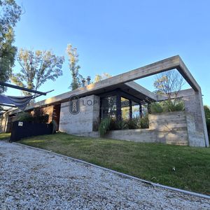 Casa En Venta 3 Dormitorios, 3 Baños, Piscina Climatizada Mas Barbacoa, En Punta Colorada - Resiliencia