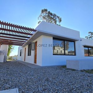 Casa En Venta A Estrenar De 2 Dormitorios Y 2 Baños, Barrio Médanos - Medanos II