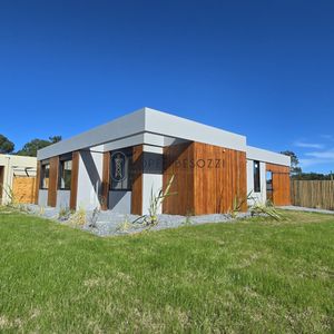 Casa Venta A Estrenar De 3 Dormitorios 2 Baños A Metros De La Playa Y Piscina En Punta Colorada - Cumbre II