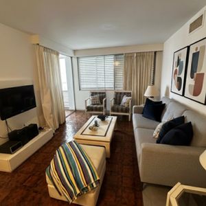 Apartamento En Venta C/ Cochera En Península