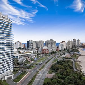 Apartamento En Venta Primera Línea, Playa Mansa