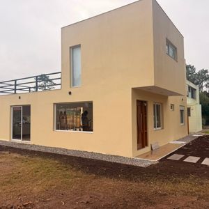 Casa En Venta 4 Dormitorios, En Pinares