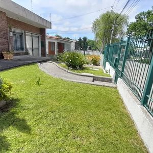 Venta 2 Casas En Excelente Terreno Malvin Norte Padrón Unico