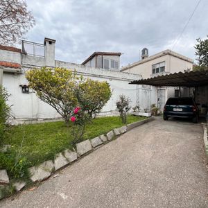 Venta Casa Y Apartamento Buceo Con Patio Y Cochera Inversion
