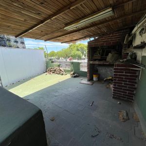 Venta Casa A Reciclar 2 Dormitorios Aguada Terraza Y Parrillero