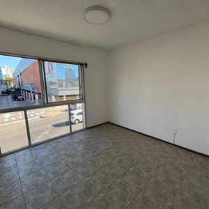 Venta Con Renta Apartamento Monoambiente Tres Cruces Inversion