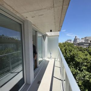 Alquiler Apartamento 1 Dormitorio Centro Con Balcon Y Garaje