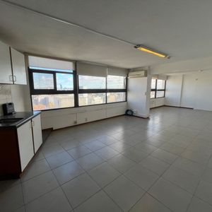 Venta Con Renta Apartamento 1 Dormitorio Tres Cruces Cochera