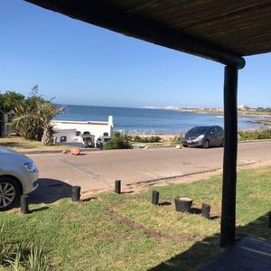 Rancho Con Onda Sobre La Posta Del Cangrejo La Barra