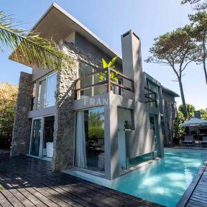 Moderna Casa De 4 Dormitorios En Montoya