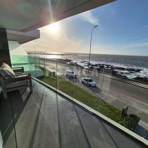 Espectacular Apartamento En Venta Sobre El Mar En Punta