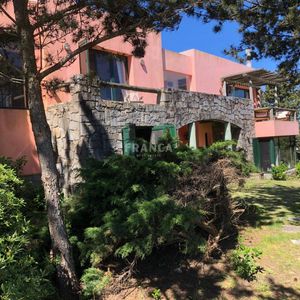 Casa Con Vista Al Mar En Venta En El Chorro, A Pasos Del Mar