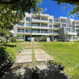 Departamento En Playa Brava Con Vista Al Mar !