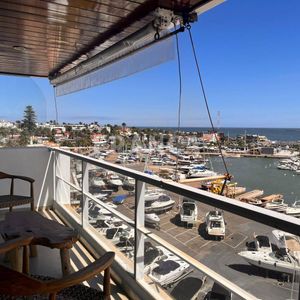 Departamento De 3 Dormitorios En Puerto De Punta Del Este