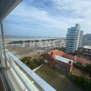 Apartamento Sobre La Brava Punta Del Este.