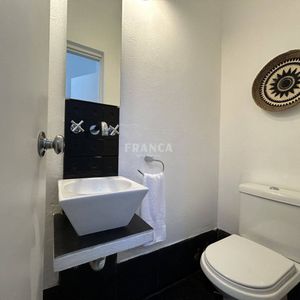 Moderna Casa En Venta En Manantiales, Excelente Zona