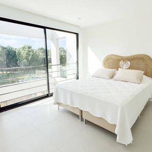 Alquiler De Apartamento De Dos Cuartos En La Barra