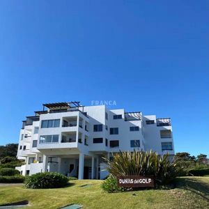 Departamento De 4 Dormitorios En Punta Del Este